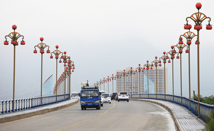 湖南石門(mén)——柑橘景觀路燈“碩果累累”